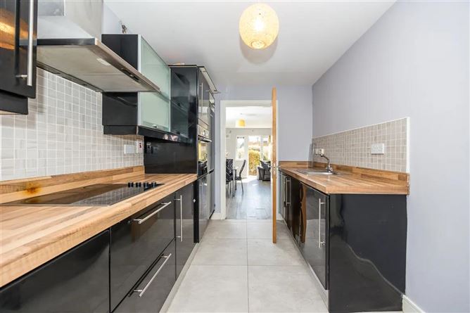https://photos-a.propertyimages.ie/media/8/3/1/4935138/2eaa3612-998c-4b6d-a47b-9466f648129e_l.png