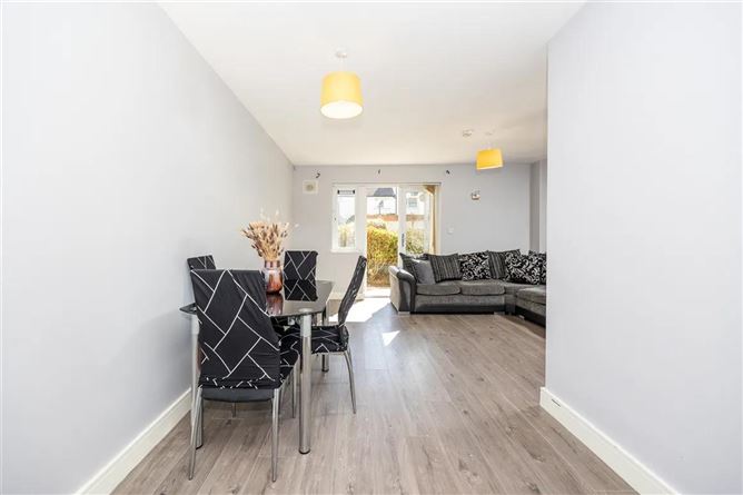 https://photos-a.propertyimages.ie/media/8/3/1/4935138/2eaa3612-998c-4b6d-a47b-9466f648129e_l.png