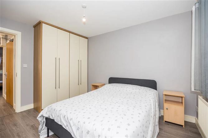 https://photos-a.propertyimages.ie/media/8/3/1/4935138/2eaa3612-998c-4b6d-a47b-9466f648129e_l.png