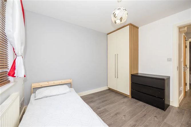 https://photos-a.propertyimages.ie/media/8/3/1/4935138/2eaa3612-998c-4b6d-a47b-9466f648129e_l.png