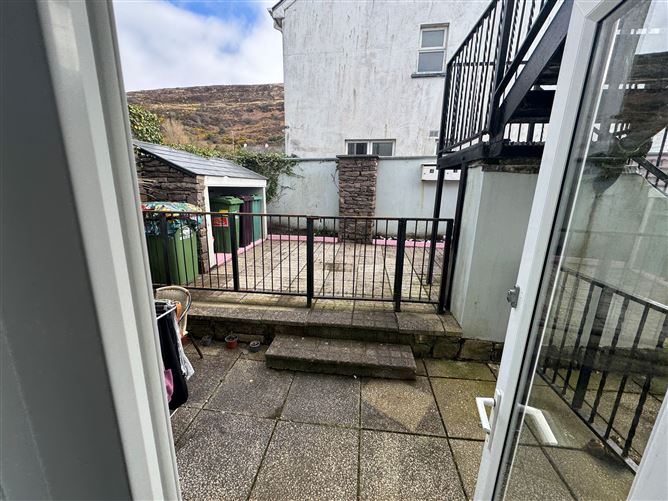 Ref 1205 - Apartment 1, 1 New Market Street, Caherciveen, Kerry