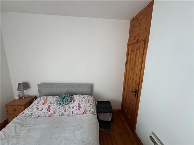 Ref 1205 - Apartment 1, 1 New Market Street, Caherciveen, Kerry
