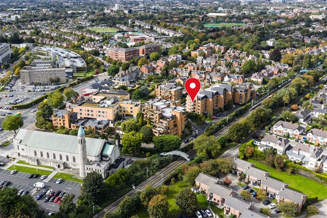 https://photos-a.propertyimages.ie/media/8/3/1/4958138/4ea706e5-3b42-416d-8965-e73411d537ca_l.jpg