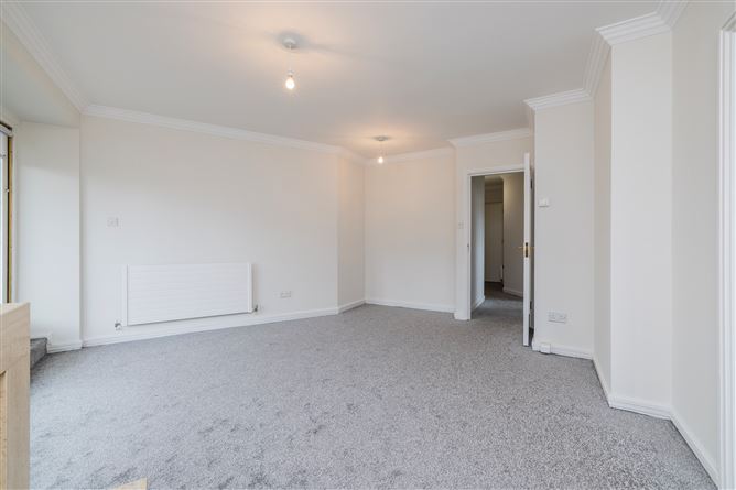 https://photos-a.propertyimages.ie/media/8/3/1/4958138/4ea706e5-3b42-416d-8965-e73411d537ca_l.jpg