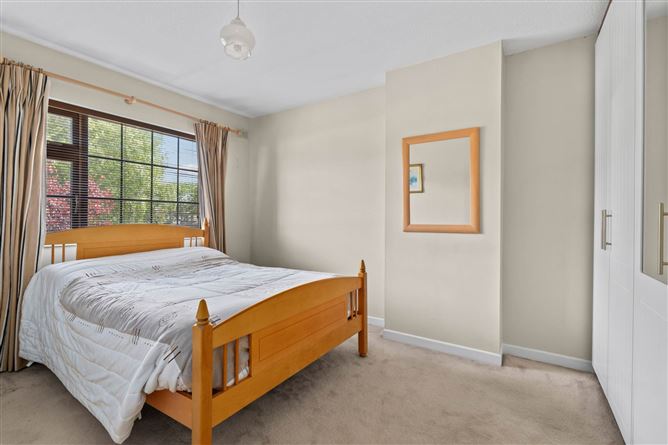 Photo 11 of 22 — 13 Woodview Park, Castleknock, Dublin 15