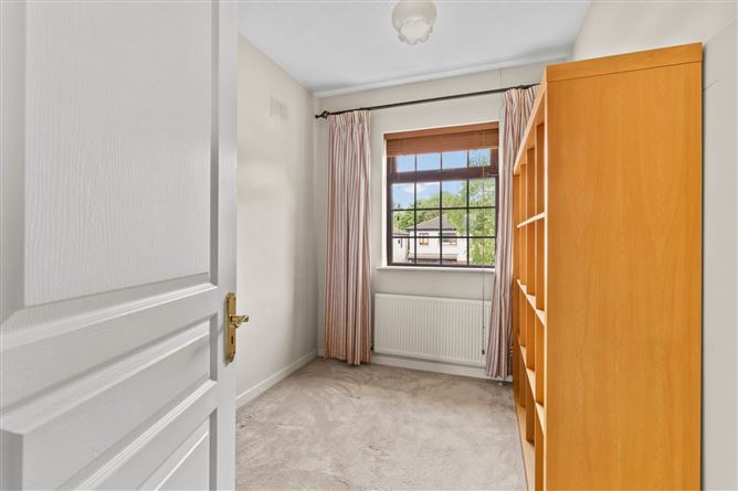 Photo 13 of 22 — 13 Woodview Park, Castleknock, Dublin 15