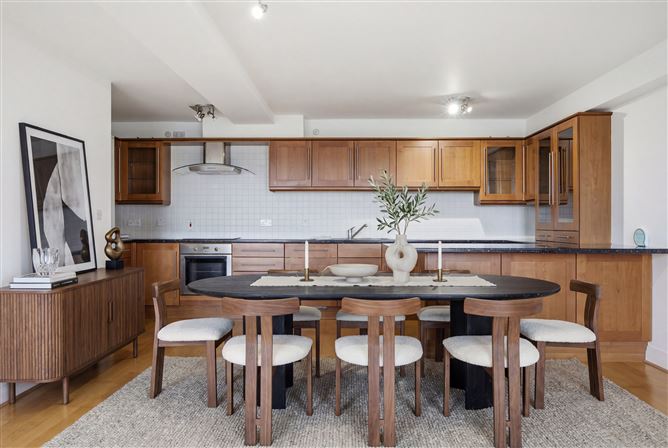 https://photos-a.propertyimages.ie/media/8/3/1/5008138/2057f0cc-97d8-41c8-a5a8-6097c0df3f5c_l.jpeg