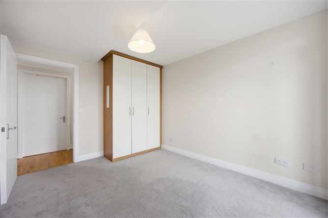https://photos-a.propertyimages.ie/media/8/3/1/5008138/2057f0cc-97d8-41c8-a5a8-6097c0df3f5c_l.jpeg