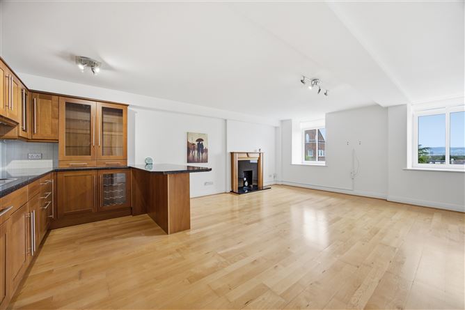 https://photos-a.propertyimages.ie/media/8/3/1/5008138/2057f0cc-97d8-41c8-a5a8-6097c0df3f5c_l.jpeg