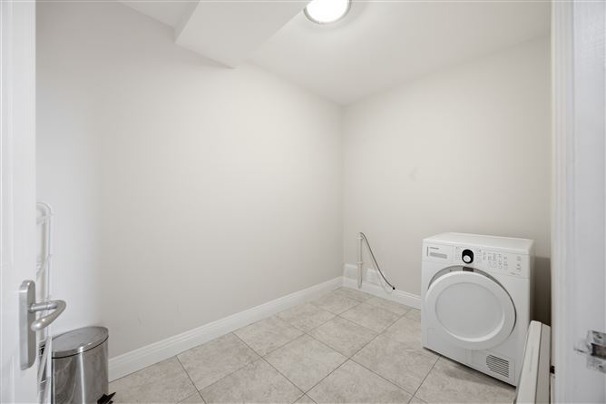 https://photos-a.propertyimages.ie/media/8/3/1/5008138/2057f0cc-97d8-41c8-a5a8-6097c0df3f5c_l.jpeg