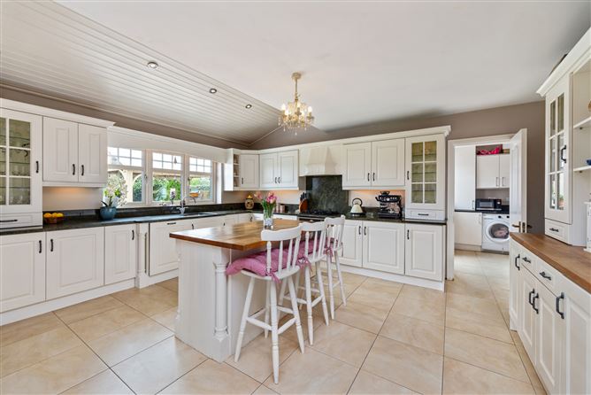 8 The Crescent, Plunkett Hall, Dunboyne, Co. Meath