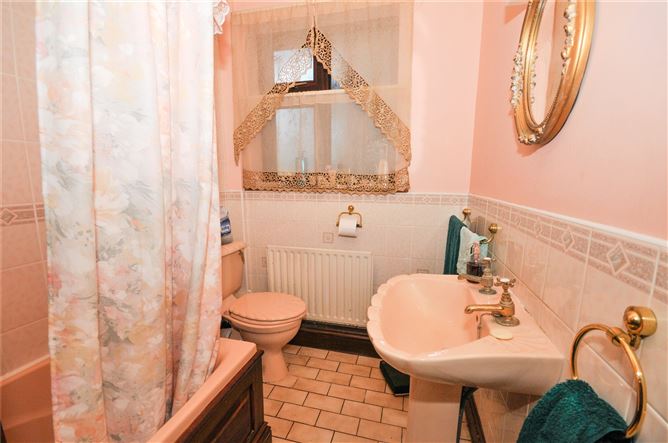 7 Bellevue, Moyne Road, Thurles