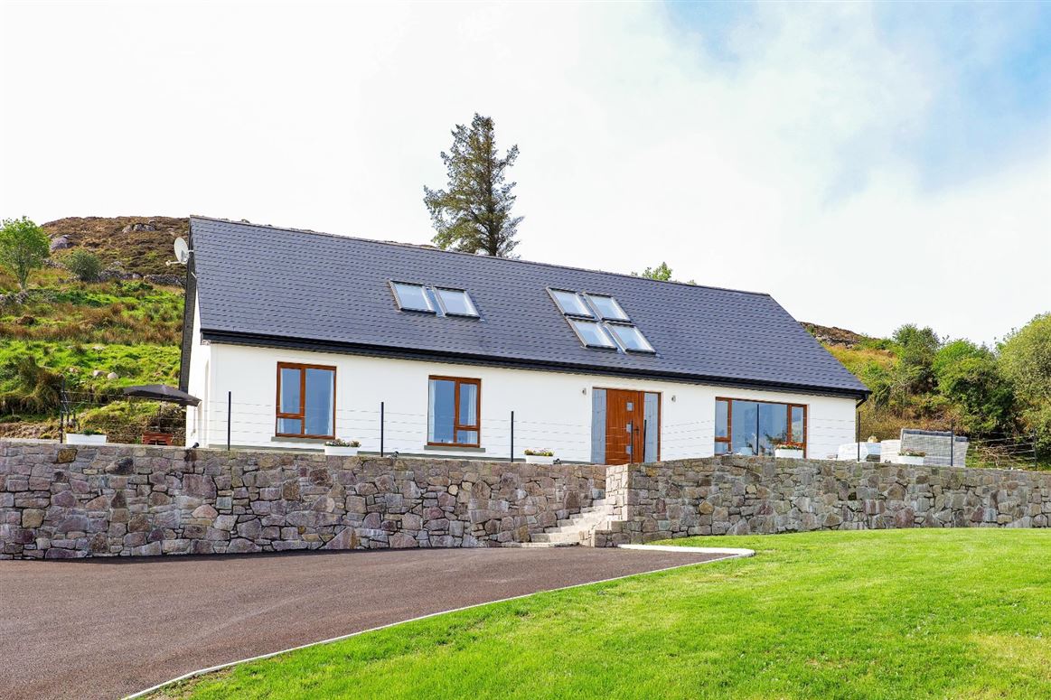 Teach Chnoc Mordán, Derryrush, Rosmuck, Co. Galway