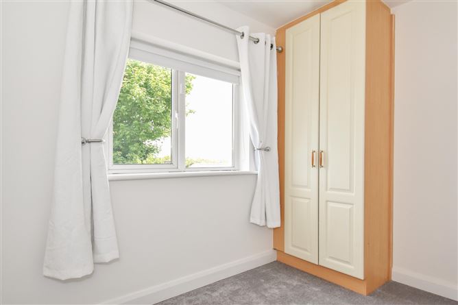 83 Boireann Bheag, Roscam, Galway