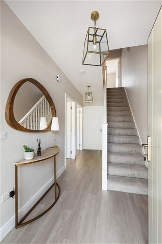 https://photos-a.propertyimages.ie/media/8/3/3/4886338/05e59d6f-8194-41d9-b19e-9e6b0ac6d77e_l.jpg
