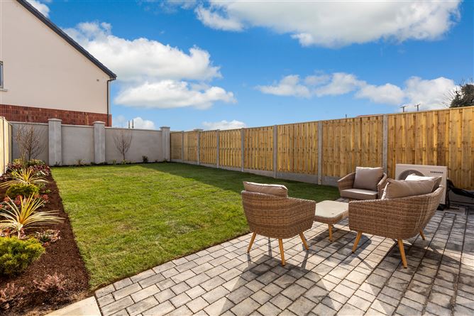 https://photos-a.propertyimages.ie/media/8/3/3/4886338/05e59d6f-8194-41d9-b19e-9e6b0ac6d77e_l.jpg
