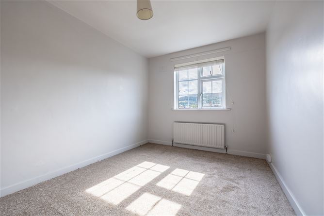 14 Comeragh Drive, Clonmel, Co. Tipperary