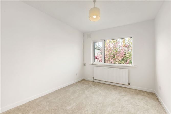 Photo 7 of 12 — 28 The Crescent, Binn Eadair view, Sutton, Dublin 13
