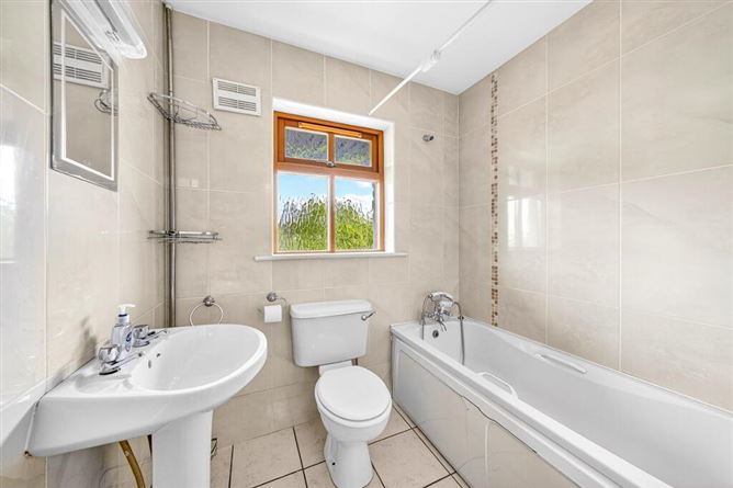 46 Church Hills Road, Coosan, Athlone, Westmeath