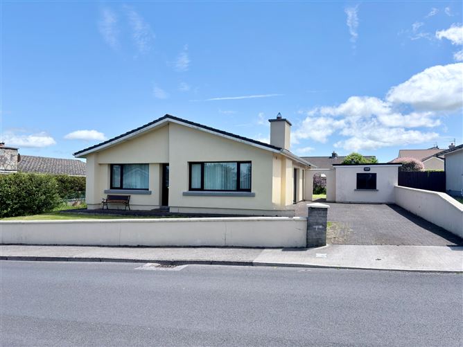 Roseville, 11 Woodlands Heights, Carrick-Beg, Carrick-On-Suir