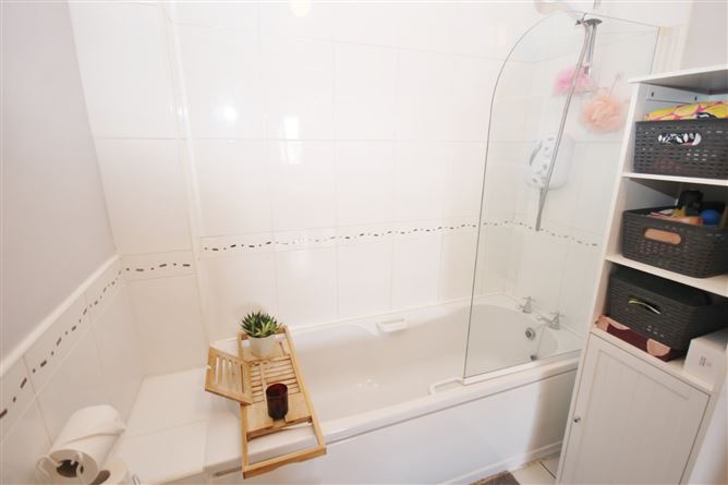 11 Slade Castle Walk, Saggart, Co. Dublin