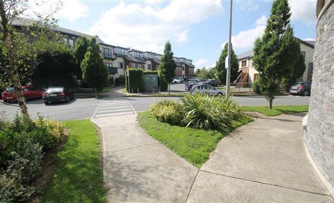 11 Slade Castle Walk, Saggart, Co. Dublin