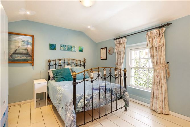 Longford House, 21 Lanesville, Co. Dublin