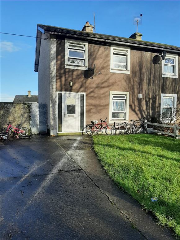 140 Greenhills Estate, Ballina, Co. Mayo.