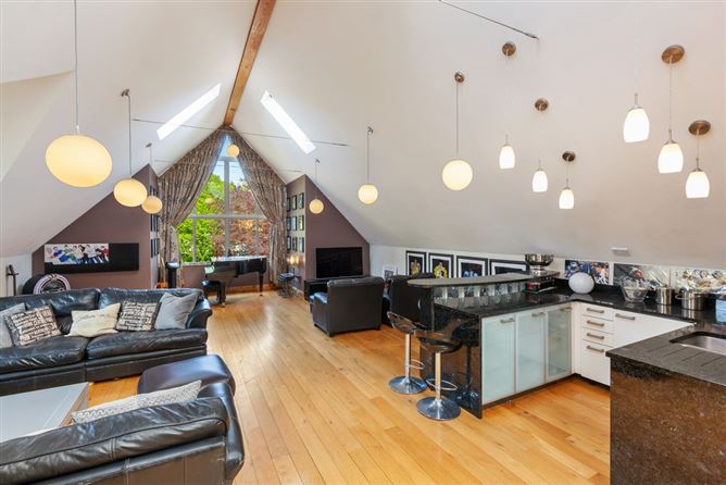 https://photos-a.propertyimages.ie/media/8/3/4/4999438/057791df-4a4a-476b-a094-4a5015253b40_l.jpg