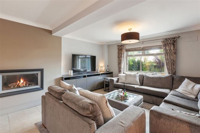https://photos-a.propertyimages.ie/media/8/3/4/4999438/057791df-4a4a-476b-a094-4a5015253b40_l.jpg