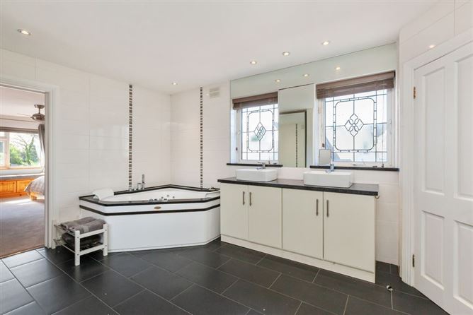 https://photos-a.propertyimages.ie/media/8/3/4/4999438/057791df-4a4a-476b-a094-4a5015253b40_l.jpg
