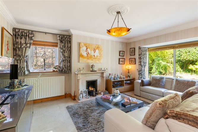 https://photos-a.propertyimages.ie/media/8/3/4/4999438/057791df-4a4a-476b-a094-4a5015253b40_l.jpg
