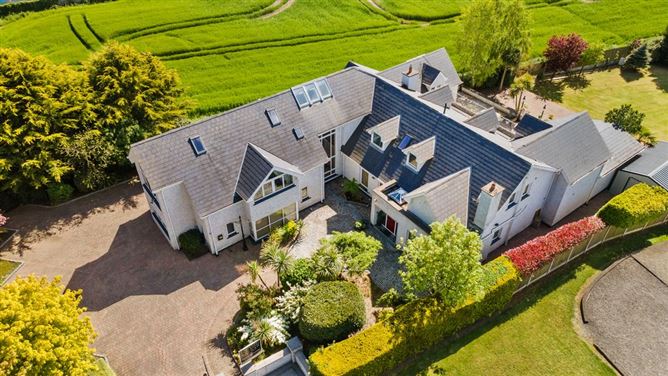 https://photos-a.propertyimages.ie/media/8/3/4/4999438/057791df-4a4a-476b-a094-4a5015253b40_l.jpg