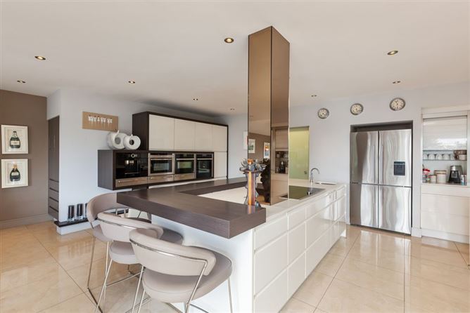 https://photos-a.propertyimages.ie/media/8/3/4/4999438/057791df-4a4a-476b-a094-4a5015253b40_l.jpg