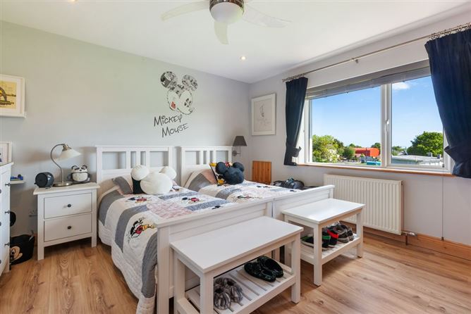 https://photos-a.propertyimages.ie/media/8/3/4/4999438/057791df-4a4a-476b-a094-4a5015253b40_l.jpg