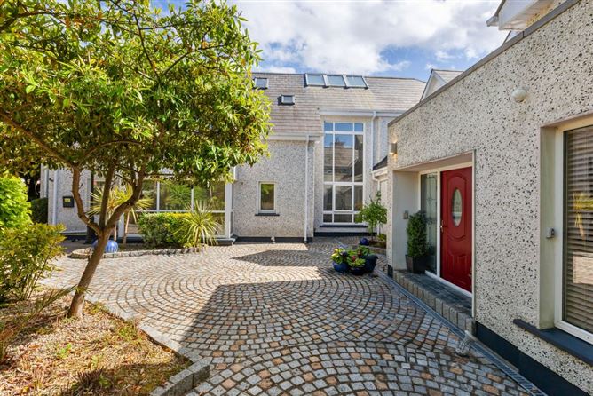 https://photos-a.propertyimages.ie/media/8/3/4/4999438/057791df-4a4a-476b-a094-4a5015253b40_l.jpg