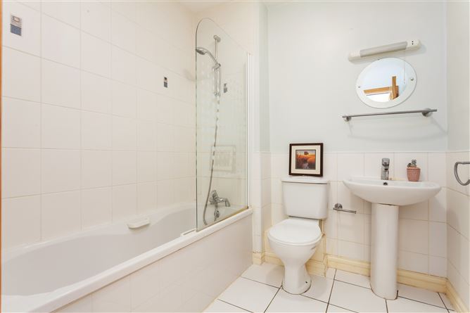 8 Goldsmith Hall, Castleknock, Dublin 15
