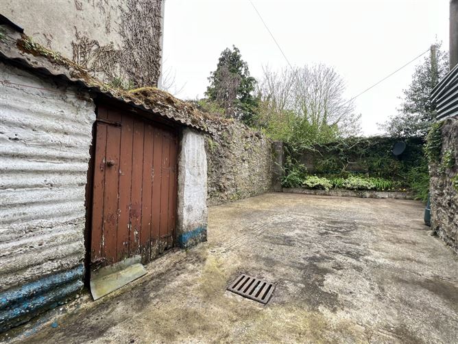 An Teach Beag, Abbey Street, Cahir, Co. Tipperary
