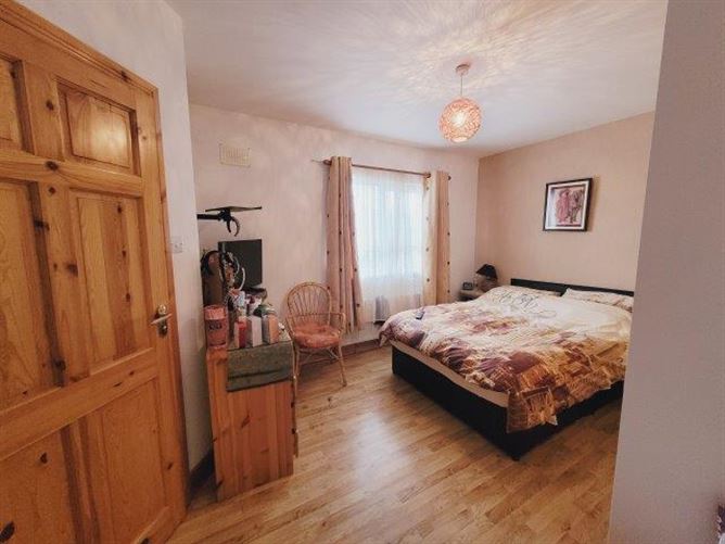 No 6 Oakfield Manor, Kinlough, Leitrim