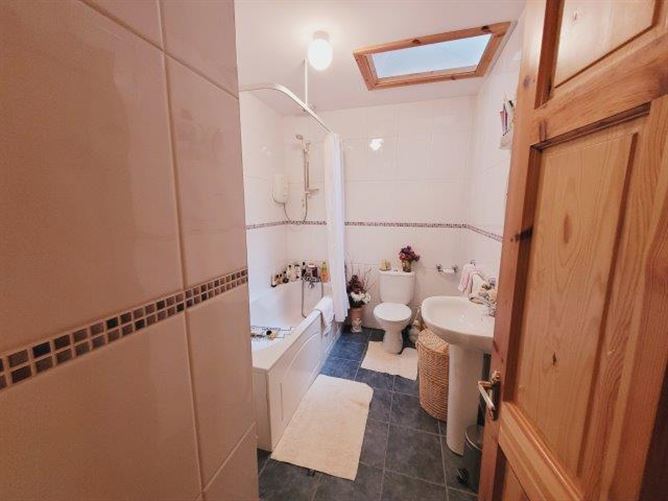 No 6 Oakfield Manor, Kinlough, Leitrim