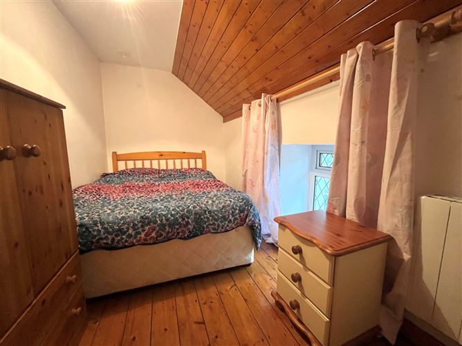 8 Nally Street, Ballina, Co. Mayo