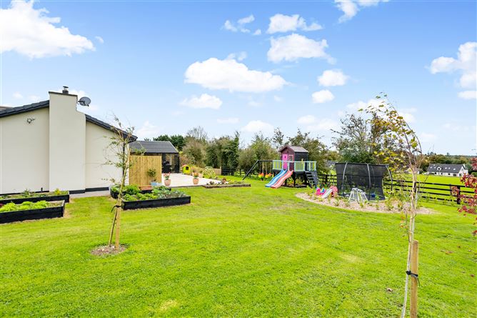 Twin Hills Lodge, Knockanally, Donadea, Kildare