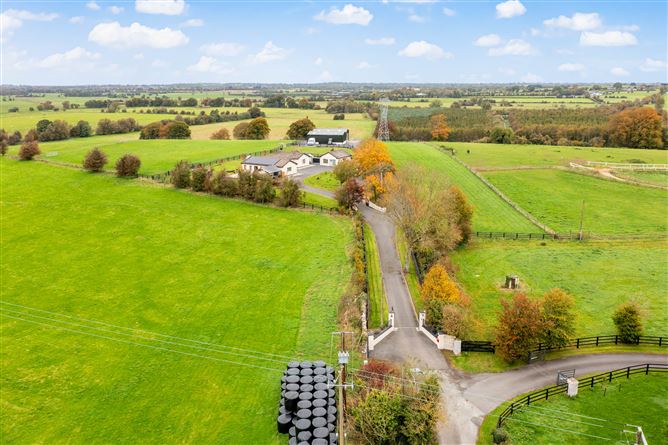 Twin Hills Lodge, Knockanally, Donadea, Kildare