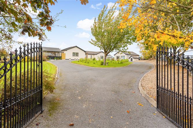 Twin Hills Lodge, Knockanally, Donadea, Kildare