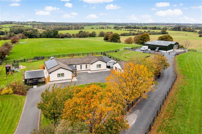 Twin Hills Lodge, Knockanally, Donadea, Kildare