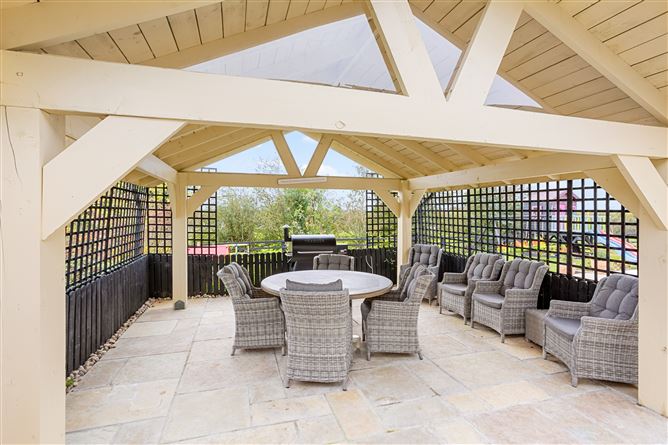 Twin Hills Lodge, Knockanally, Donadea, Kildare