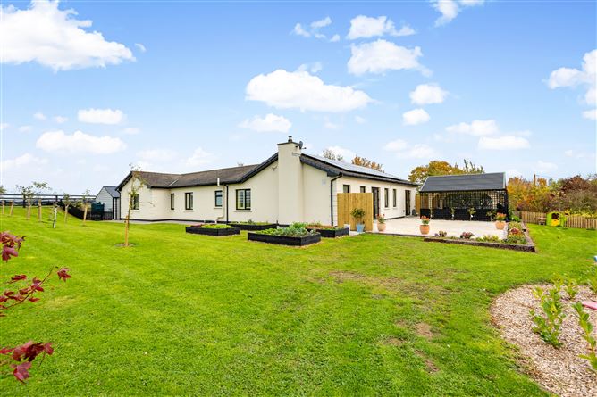 Twin Hills Lodge, Knockanally, Donadea, Kildare