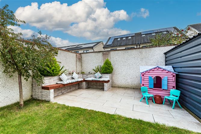 https://photos-a.propertyimages.ie/media/8/3/6/4963638/1c1decd5-dd78-4ad3-b005-3e65f4341f18_l.jpg