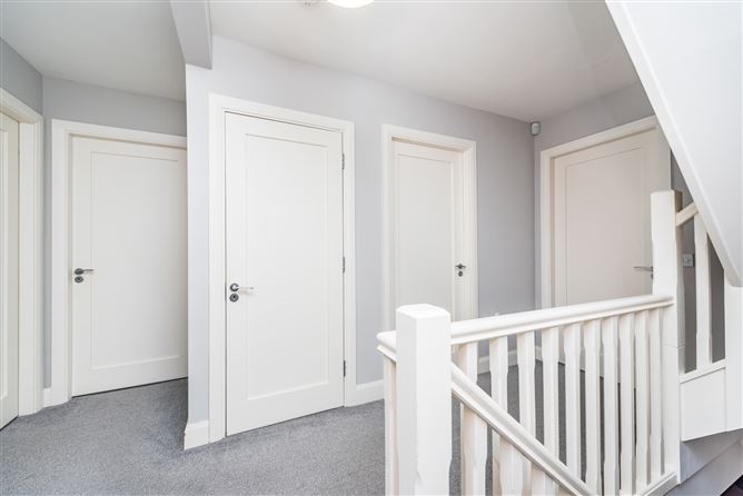 https://photos-a.propertyimages.ie/media/8/3/6/4963638/1c1decd5-dd78-4ad3-b005-3e65f4341f18_l.jpg