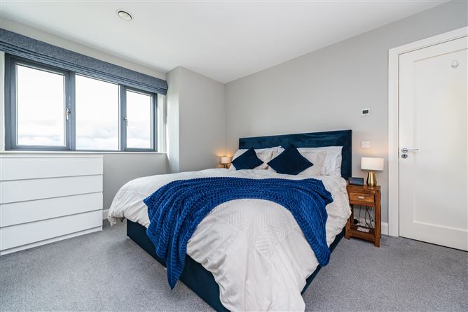 https://photos-a.propertyimages.ie/media/8/3/6/4963638/1c1decd5-dd78-4ad3-b005-3e65f4341f18_l.jpg